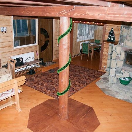 У Гриніва Polyanitsa Popovichevskaya Extérieur photo