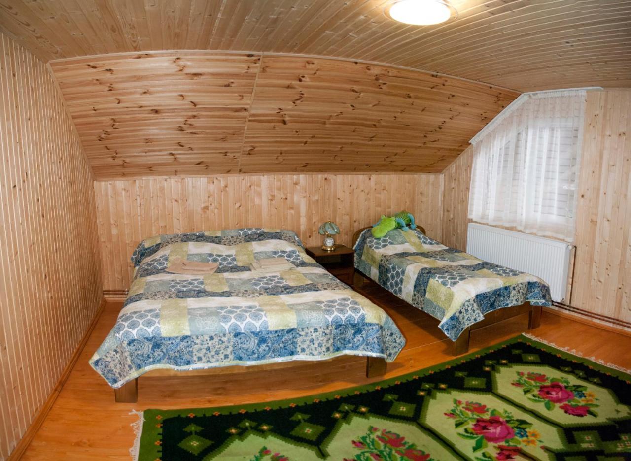 У Гриніва Polyanitsa Popovichevskaya Extérieur photo